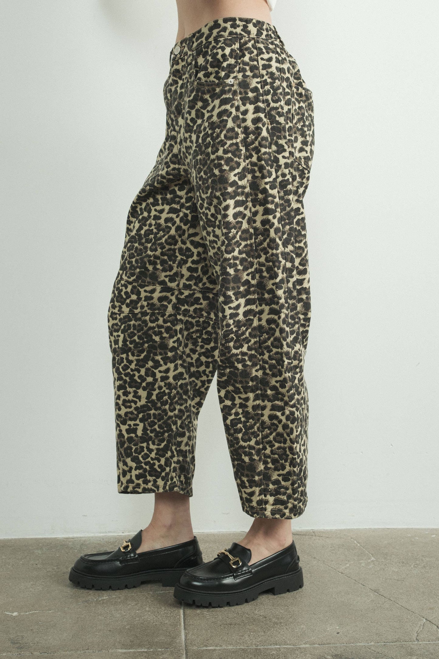 RELAX FIT DENIM ANIMAL PRINT PANTS