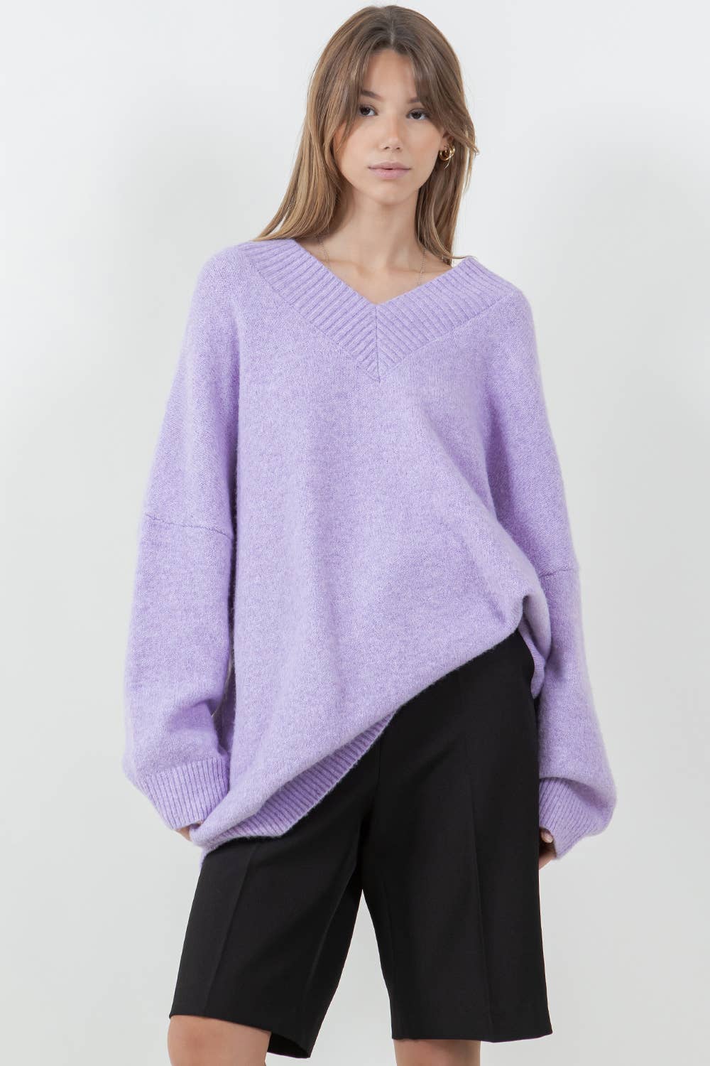 OVERSIZED V-NECK FUZZY KNITDOWN SWEATER - LAVENDER