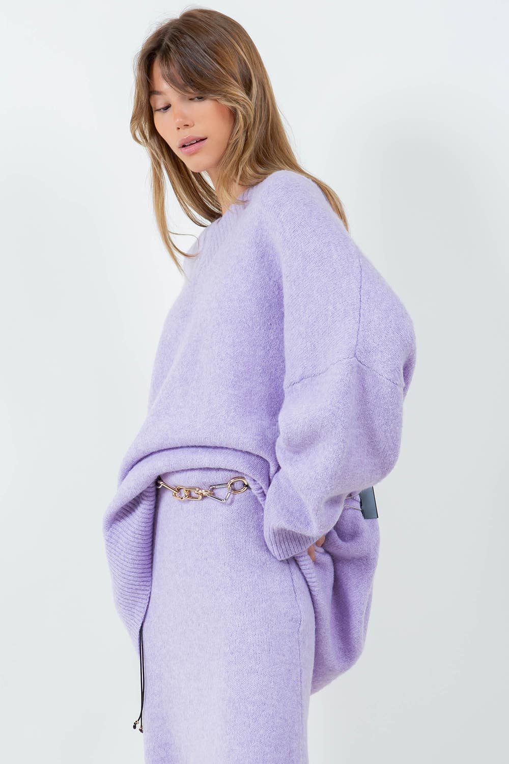 OVERSIZED V-NECK FUZZY KNITDOWN SWEATER - LAVENDER