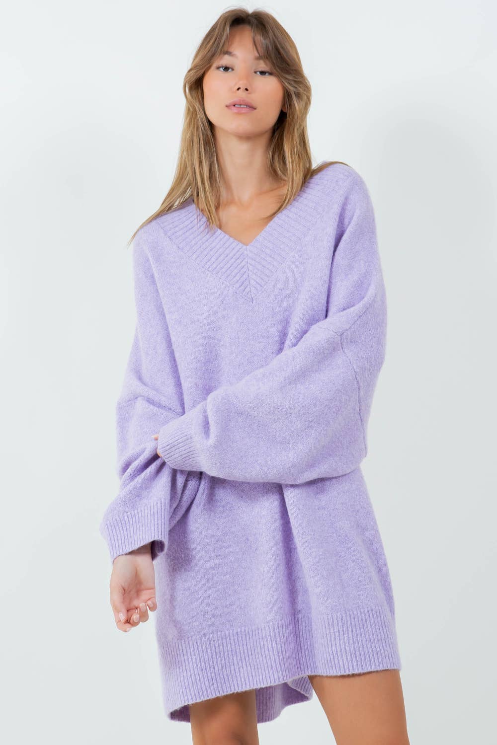 OVERSIZED V-NECK FUZZY KNITDOWN SWEATER - LAVENDER