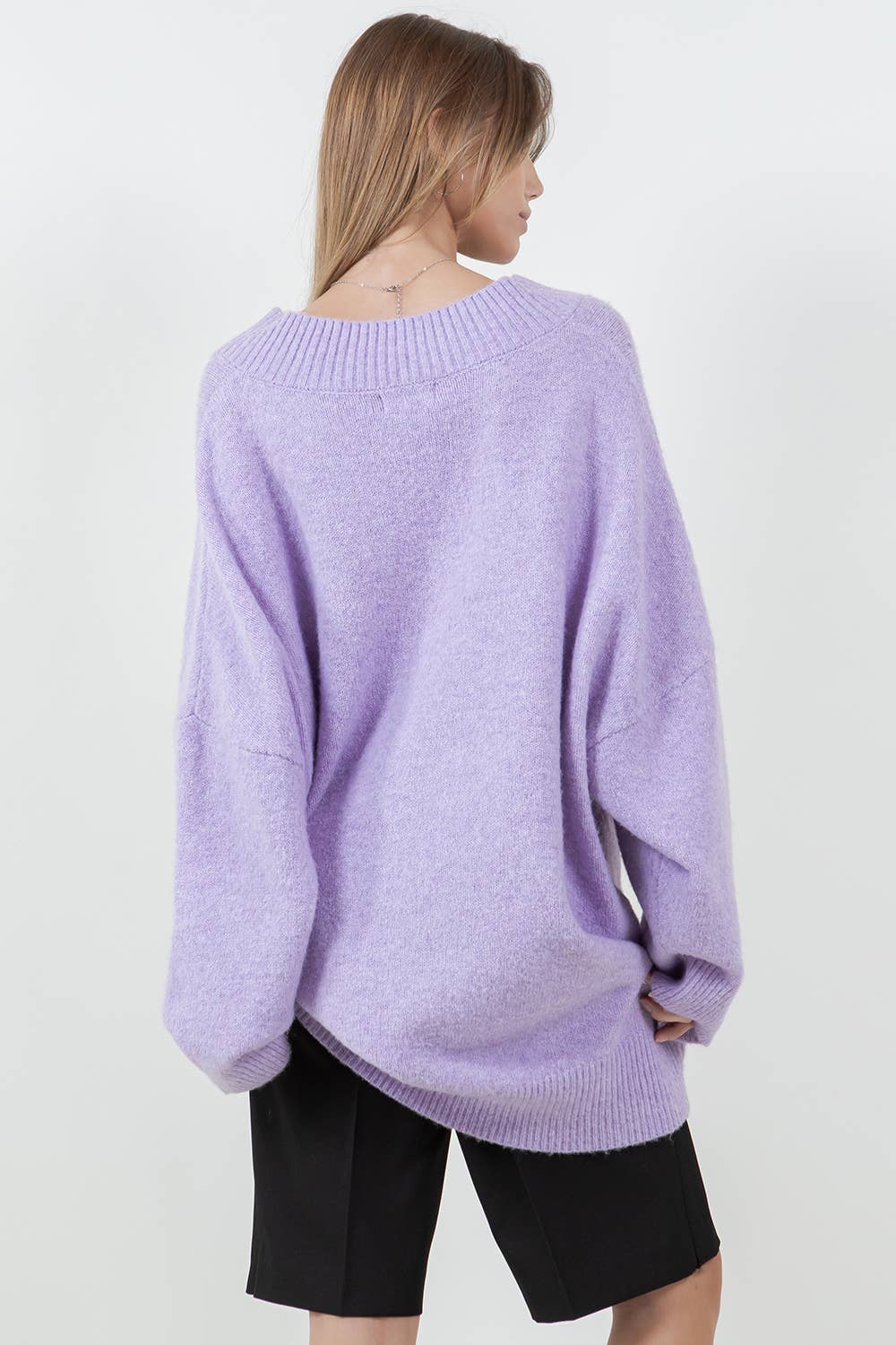 OVERSIZED V-NECK FUZZY KNITDOWN SWEATER - LAVENDER