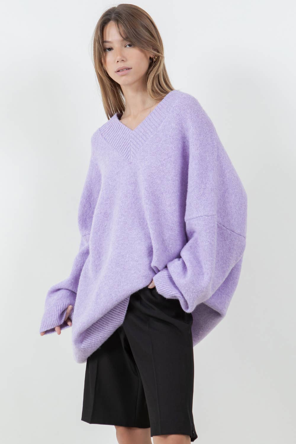 OVERSIZED V-NECK FUZZY KNITDOWN SWEATER - LAVENDER