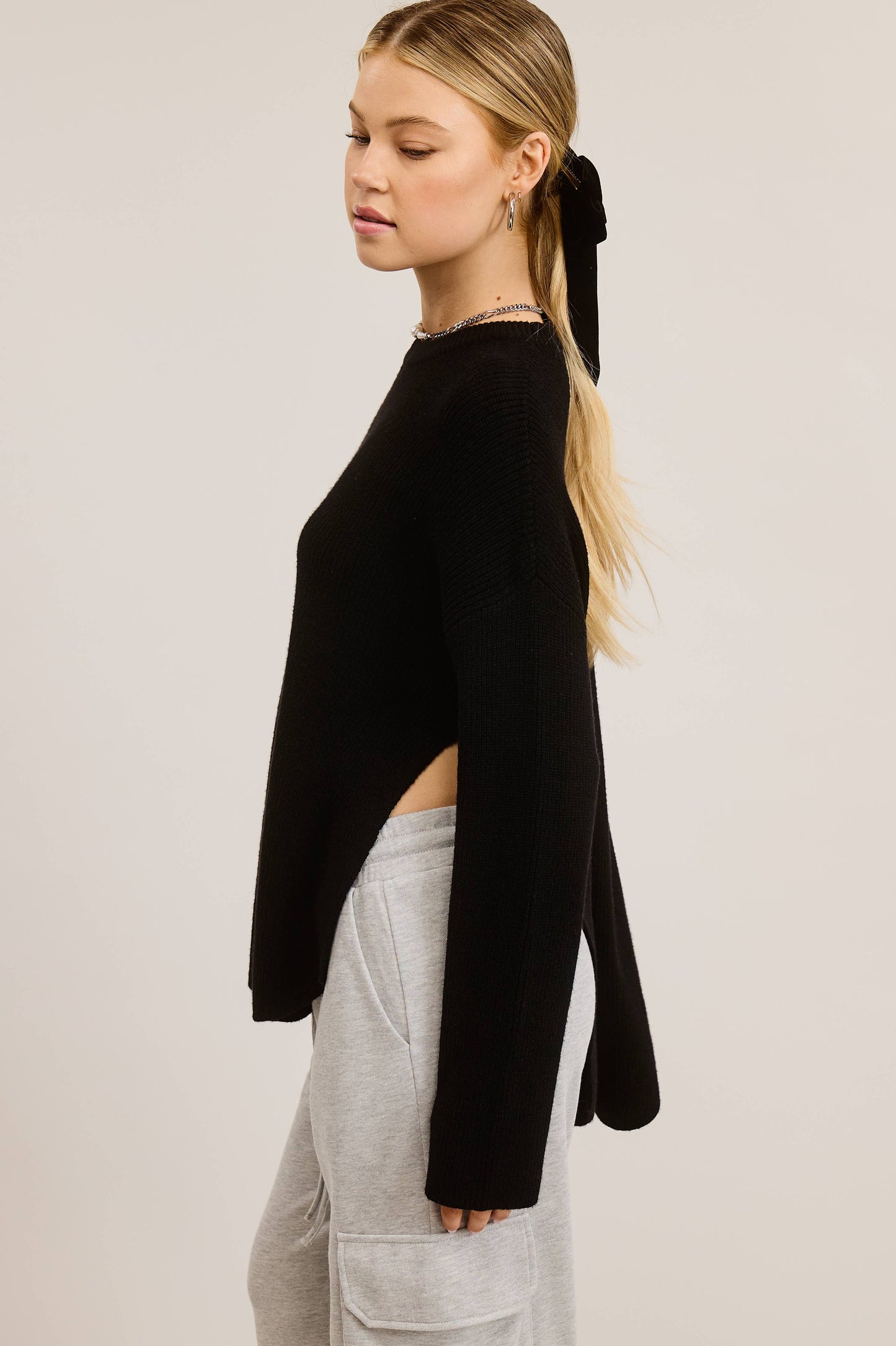 COZY KNIT SWEATER WITH HIGH-LOW DUAL SIDE SLIT